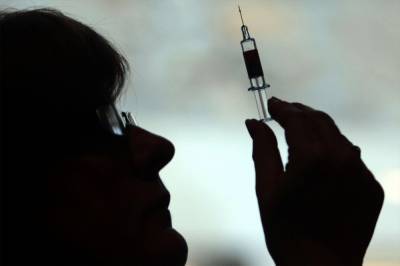 FT: Британия может первой разрешить прививаться от COVID-19 вакциной Pfizer