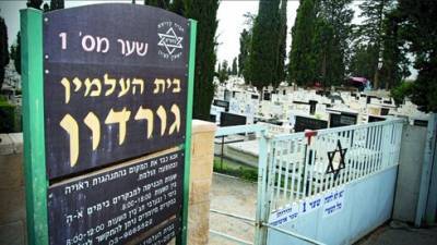 Новое на кладбищах Израиля: ограничена высота надгробий
