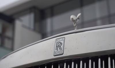 Водители аж привстали: на украинских дорогах засветился роскошный Rolls-Royce, цена космическая