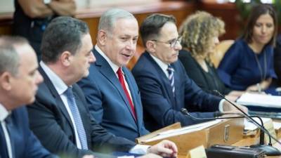 Министры в Израиле сократили зарплату себе, депутатам, судьям и раввинам