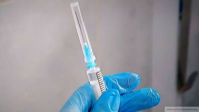 Великобритания может первой одобрить вакцину от коронавируса