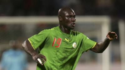 Легенда сборной Сенегала по футболу Папа Буба Диоп скончался в возрасте 42 лет