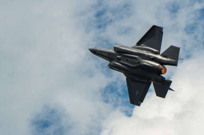 США готовят законопроект об угрозе C-400 для F-35