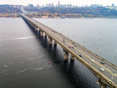 В КГГА сообщили о разблокировании движения транспорта по мосту Патона в Киеве