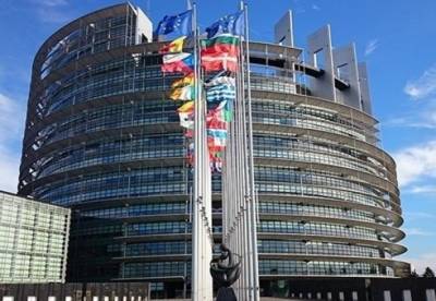 Европарламент поддержал отставку судей КСУ