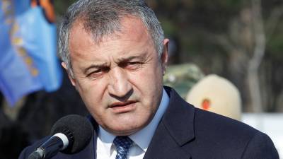 Президент Южной Осетии вылечился от коронавируса