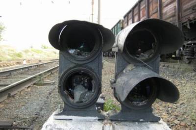 В Астраханской области безработные и подростки обкидывают поезда камнями