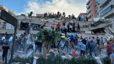 Количество жертв землетрясения в Турции выросло до шести