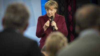 Знаменитая пивная в Берлине внесла Меркель в «черный список»