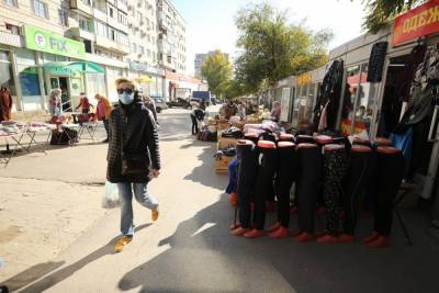 В Волгограде полицейские изъяли крупную партию немаркированной одежды
