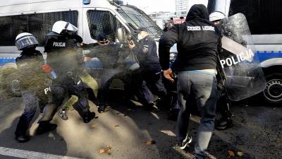 Польская полиция разогнала акцию "ковид-диссидентов" в Варшаве