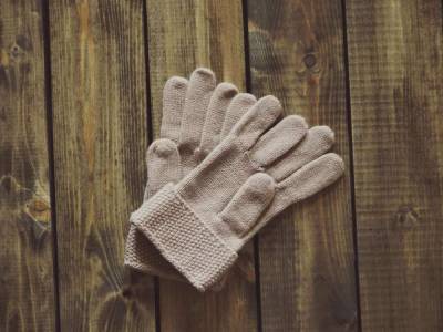 Оценена эффективность зимних перчаток для защиты от коронавируса