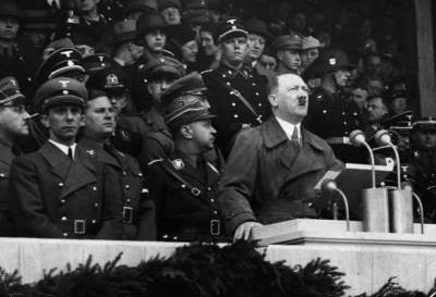 «Смертельная опасность для всей Европы»: почему Гитлер так называл Советскую Россию