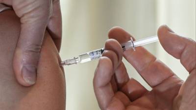 Власти обозначили сроки старта вакцинации от коронавируса в Москве