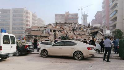 Землетрясение в турецком Измире вызвало наводнение