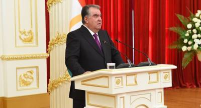 Президент Таджикистана помиловал заключенных в честь инаугурации