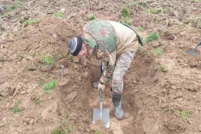 На распаханном поле в Тверской области найдены останки красноармейцев