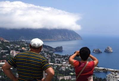 Половина посетивших Крым туристов намерена вернуться на отдых через год