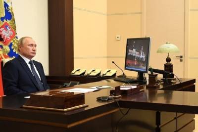 Путин внес в Госдуму закон о пожизненных сенаторах