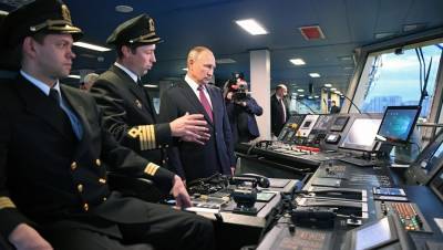 Путин рассказал о работе над новыми сериями атомных ледоколов