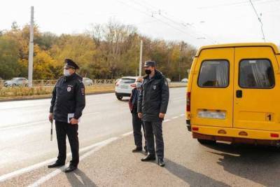 В Ставрополе наказывают нарушителей масочного режима на транспорте
