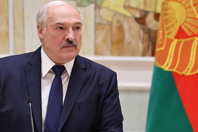 Лукашенко предложил Макрону помощь в конфликте с мусульманами