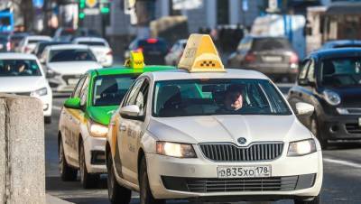 Из перевозчиков Петербурга такси лучше всего переживает пандемию
