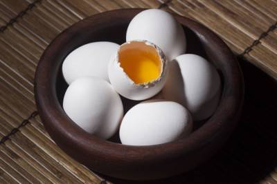 Специалисты раскрыли разницу между темными и светлыми яйцами