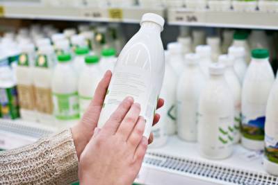 В Ленобласти производителей и торговцев оштрафовали почти на миллион рублей за некачественную “молочку”