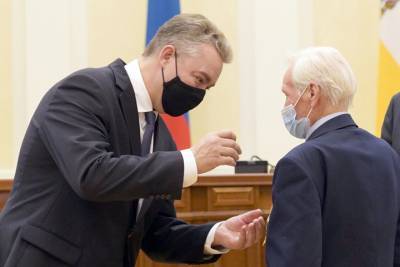 Ставропольский губернатор вручил награды ветеранам и медикам
