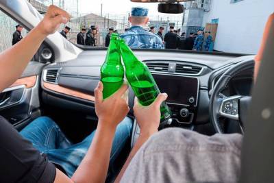 Пьяный водитель из Тверской области неудачно перестроился и попал в аварию