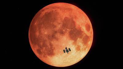 NASA: На солнечной стороне Луны есть вода