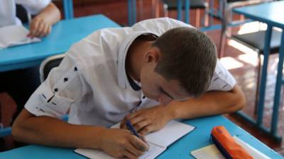 Каникулы в школах Севастополя продлили на неделю