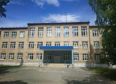 Прокуратура нашла нарушения в школе Екатеринбурга, где ученик выпал из окна во время урока
