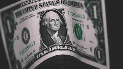Курс доллара вырос на 9 копеек к закрытию межбанка