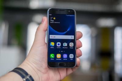 Смартфоны Samsung Galaxy S7 и Galaxy S7 edge получили неожиданное обновление