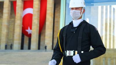 В Турции зафиксировали рекордный с начала мая прирост заболевших COVID-19