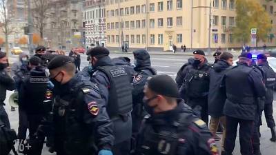В Москве полиция разогнала мусульманский митинг около посольства Франции