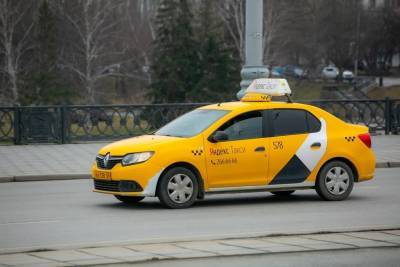 На Урале такси отказываются выполнять требование губернатора по установке защитных экранов
