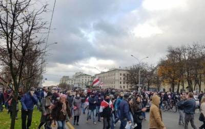 В центре столицы Беларуси начались задержания активистов
