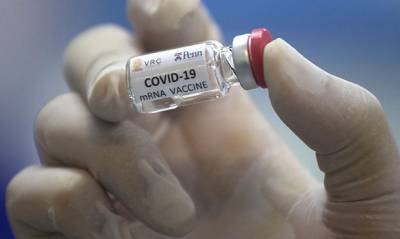 Минздрав опроверг сообщения о приостановке испытаний вакцины от коронавируса из-за ее нехватки