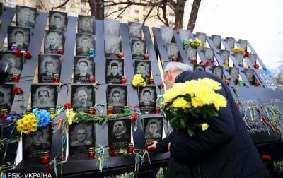 В Киеве осквернили аллею Небесной Сотни, полиция открыла дело