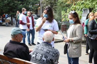 До 11 тысяч граждан Грузии проголосуют с помощью переносных урн из-за COVID-19