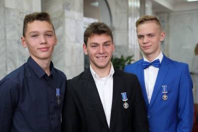 Троих ярославских мальчишек наградили медалями «За проявленное мужество»