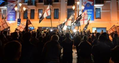 Выборы прошли, волнения остались: чем могут закончиться протесты в Грузии?