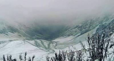Самая опасная дорога Грузии закрыта из-за снегопада