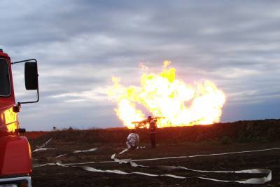 В Дагестане загорелась законсервированная нефтяная скважина