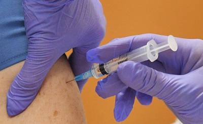 CNBC (США): по мнению врачей, необходимо предупреждать людей о побочных действиях вакцины от Ковид-19