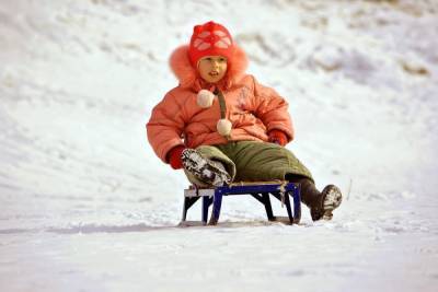 Водитель на «Лексусе» в Улан-Удэ сбил девочку на снегокате