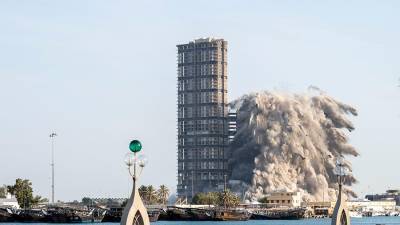 В Абу-Даби взорвали четыре небоскреба